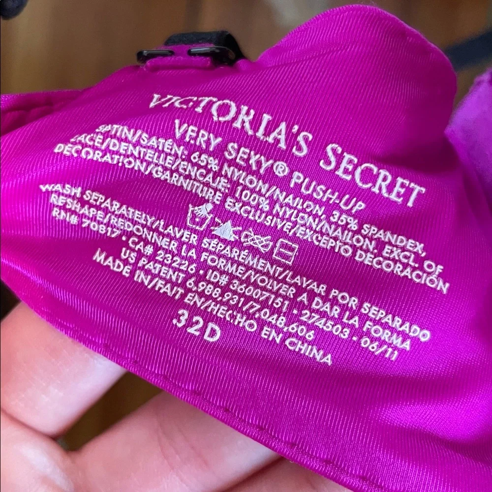 Victoria Secret Fuschia pink purple black lace Very sexy push‎ up 32D